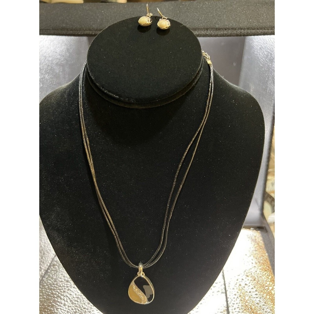 Black Cream Enamel Rhinestone Teardrop Necklace and Earrings Jewelry Set